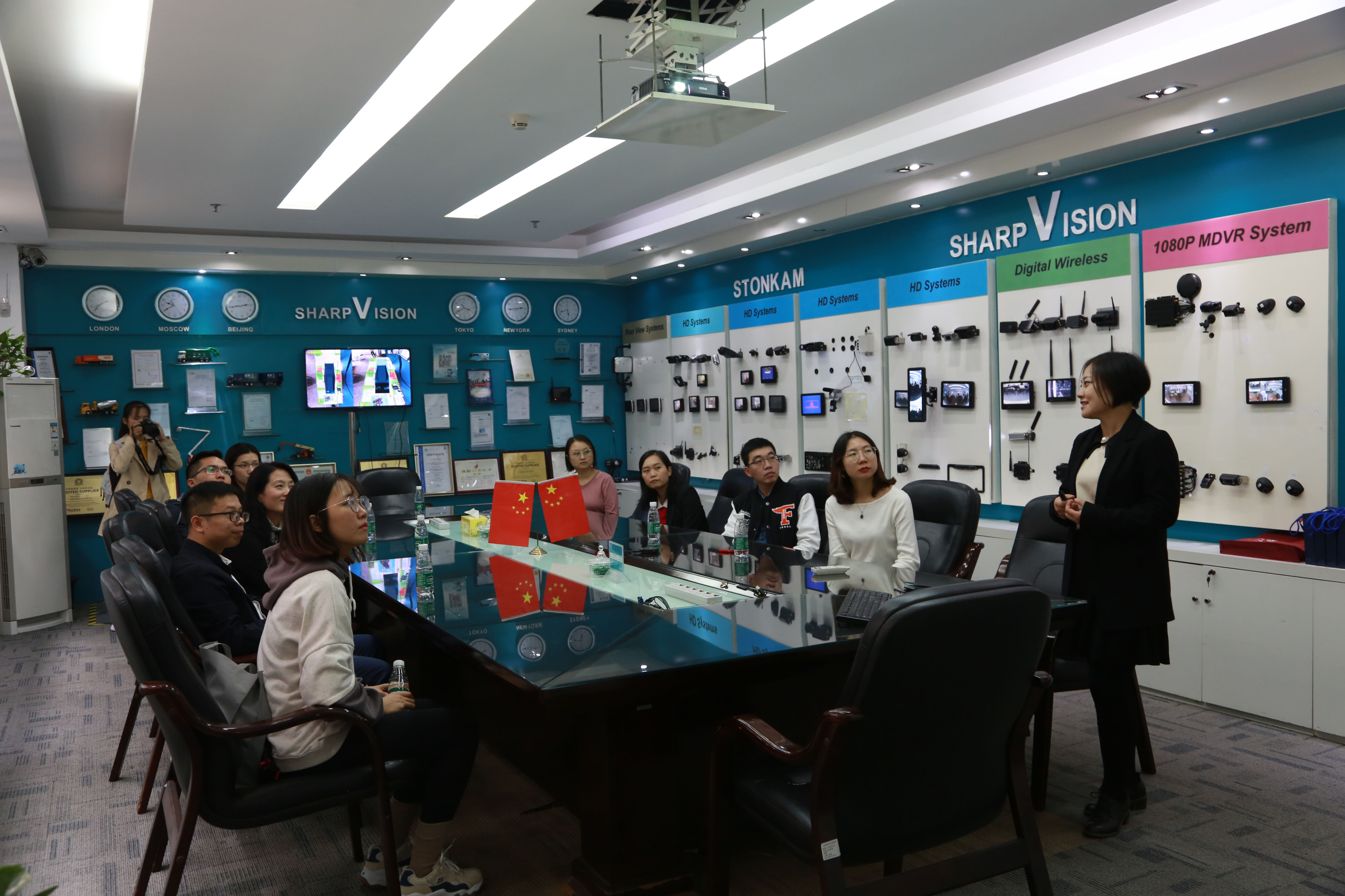 王經(jīng)理介紹公司基本情況 王經(jīng)理介紹公司基本情況