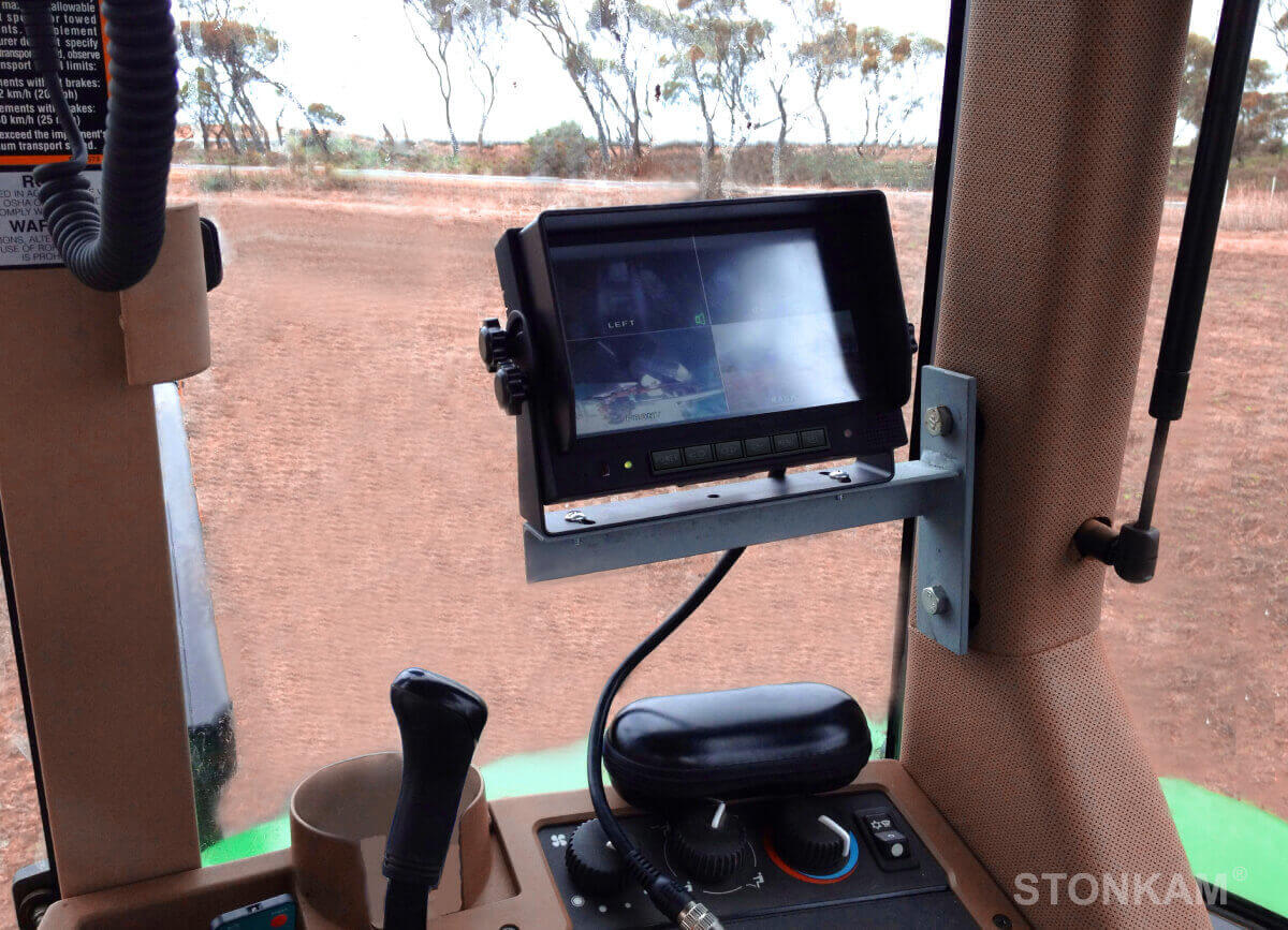 高清車載多畫面顯示器