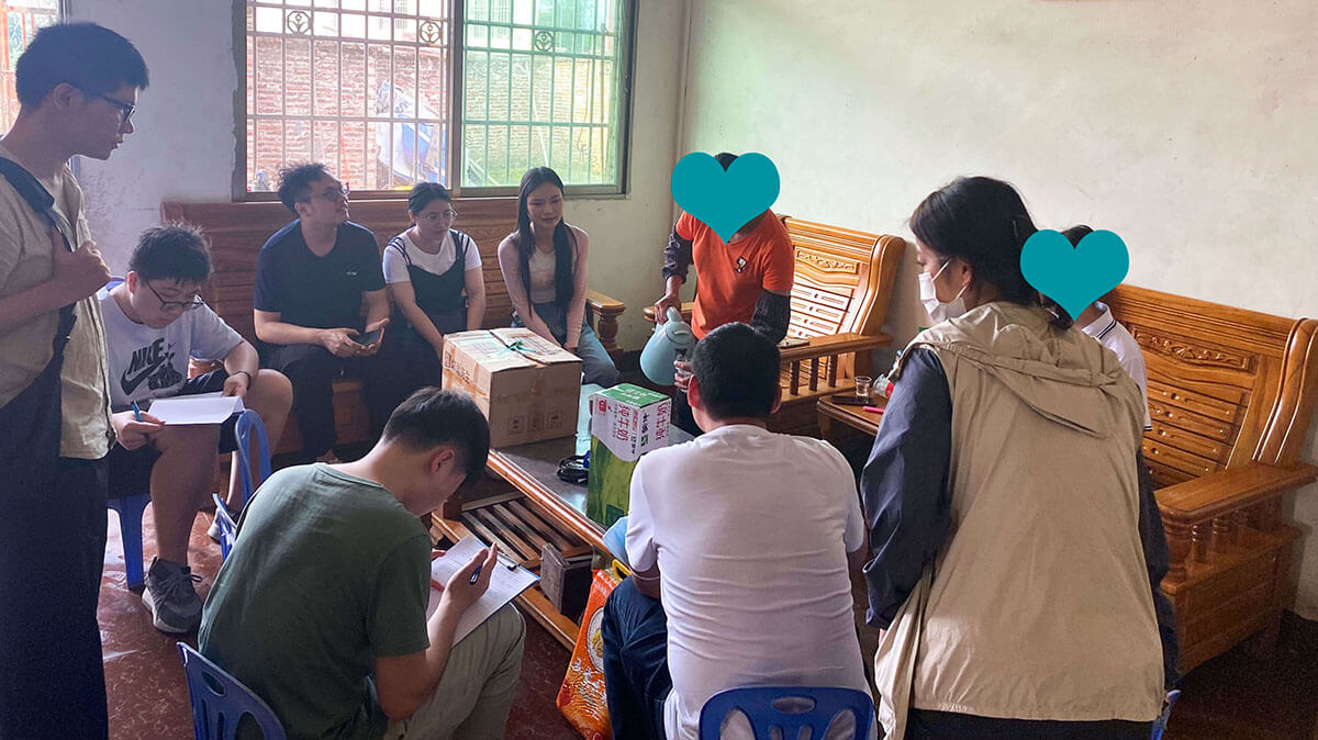 走訪困難學(xué)子